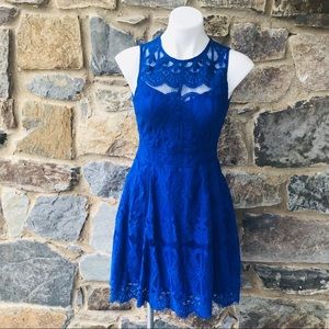 Lulu’s collection lace dress size S.